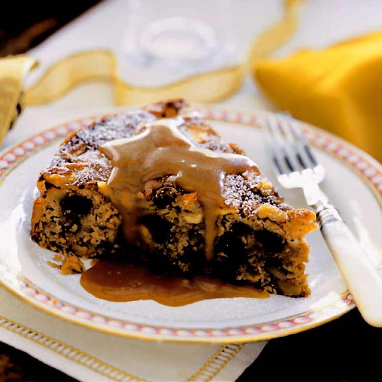 Chunky Apple Spice Cake with Vanilla Butter Sauce - McCormick®