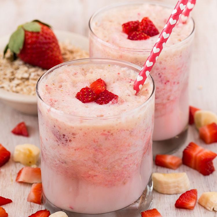 Strawberry Oatmeal Breakfast Smoothie