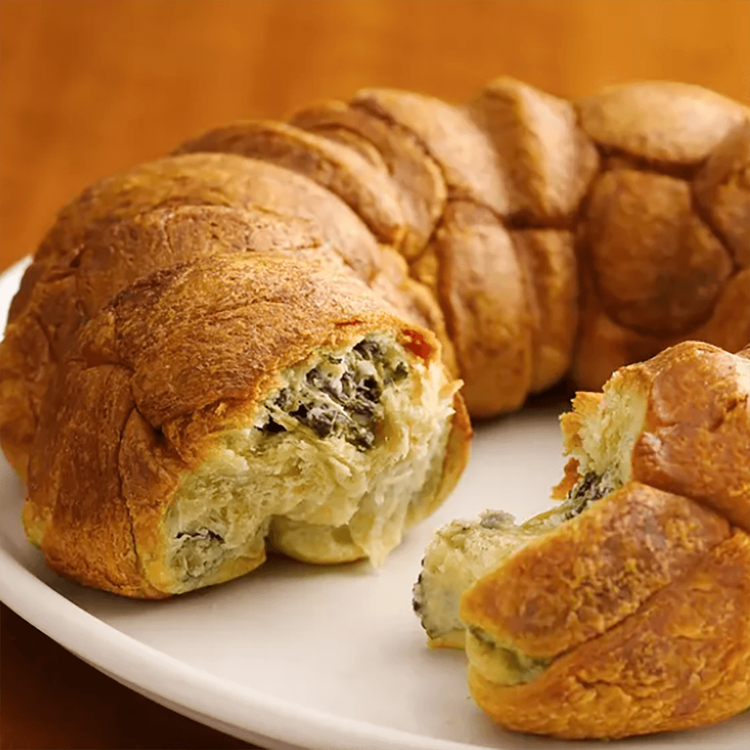 Game Day Spinach Pull Apart - Pillsbury